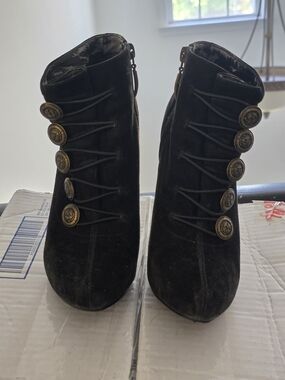 Guess Black Velvet Ankle Booties with Decorative Gold-Tone Buttons